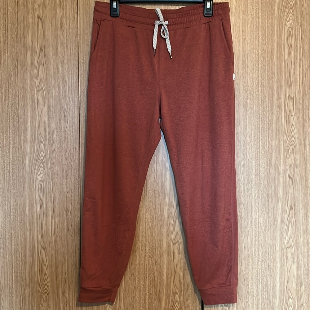 Vuori Performance Jogger, Size M